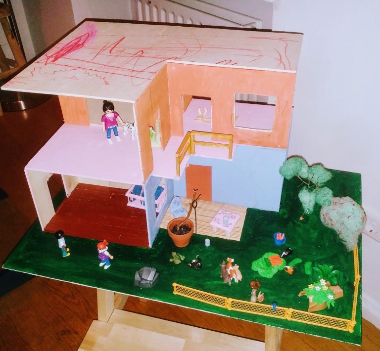 Schräges Dach mit Dachboden (Puppenhaus DIY VII) – abcxyz